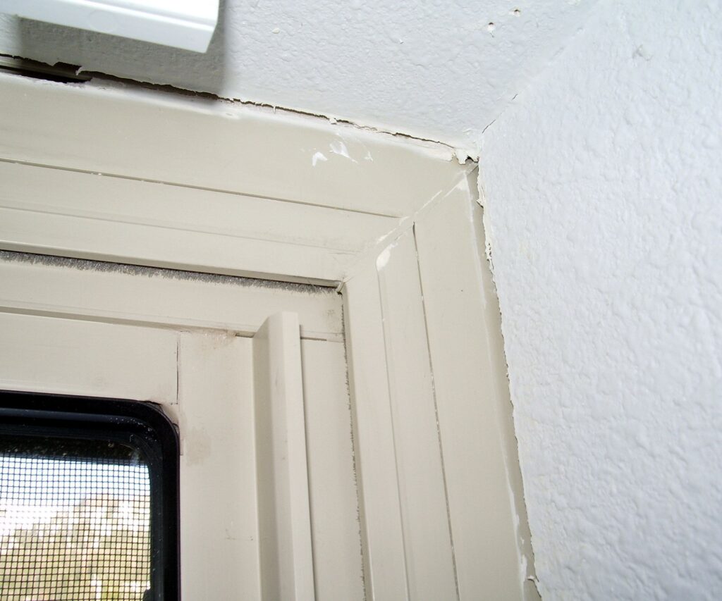 cost to recaulk windows